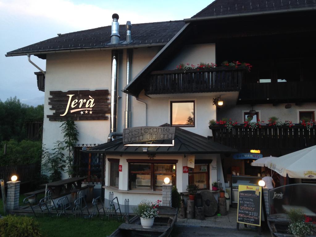 Jera Am Furtnerteich Hotel-Ristorante&Relax Mariahof ภายนอก รูปภาพ